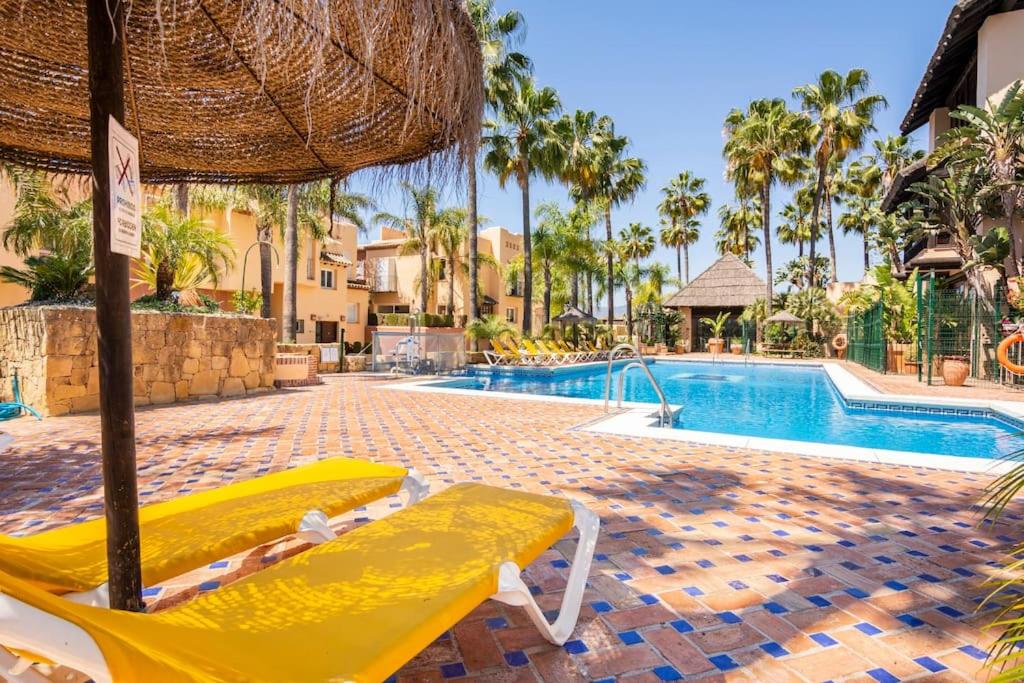 Bazén v ubytovaní Maison Marbella Puerto banus alebo v jeho blízkosti