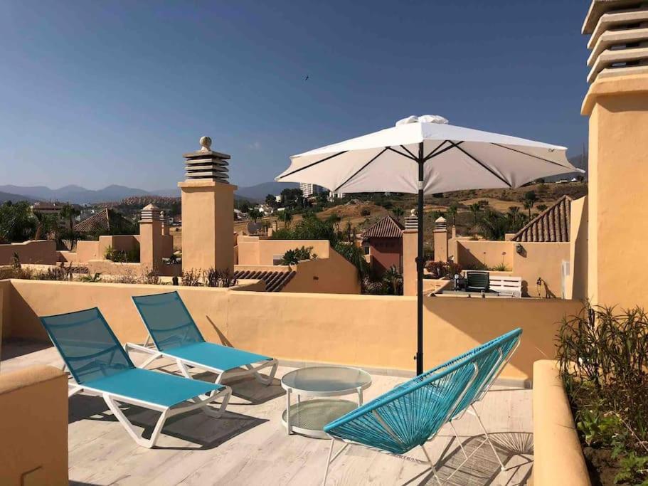 Bazén v ubytovaní Maison Marbella Puerto banus alebo v jeho blízkosti