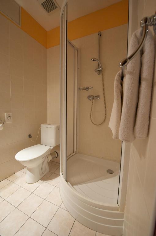 A bathroom at Hotel Roháč