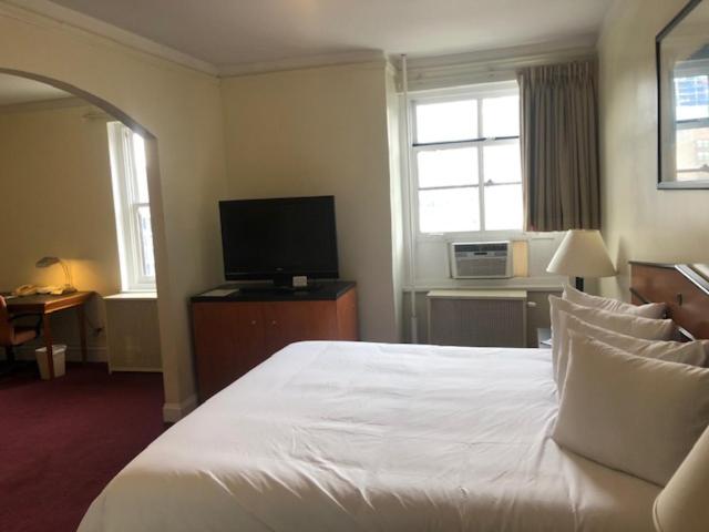 Travelodge by Wyndham Downtown Chicago photo