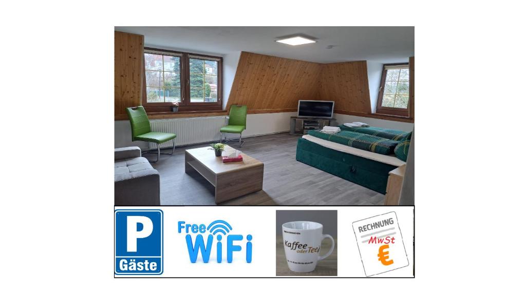 Zimmervermietung Abir في درسدن: غرفة معيشة مع أريكة وتلفزيون