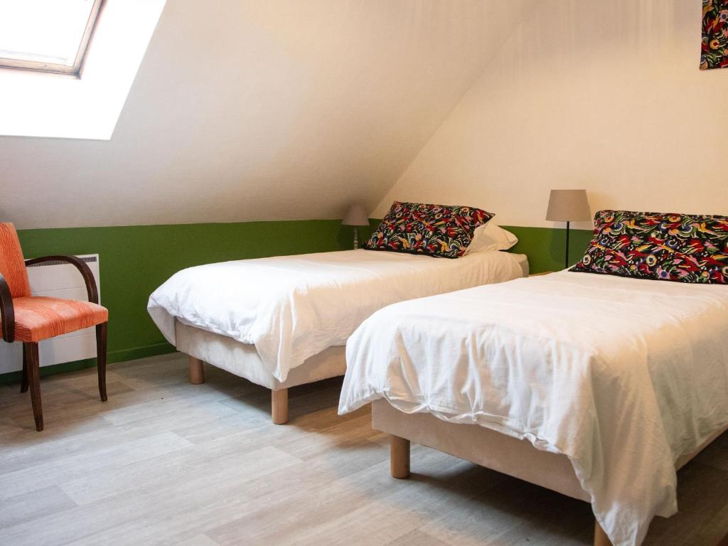 Tempat tidur dalam kamar di Gîte Mareil-sur-Loir, 3 pièces, 6 personnes - FR-1-410-126