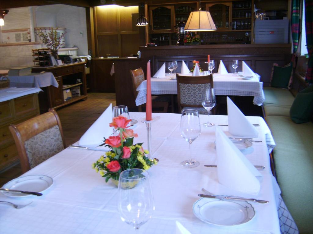 Restaurace v ubytování Gasthaus Zur Erle