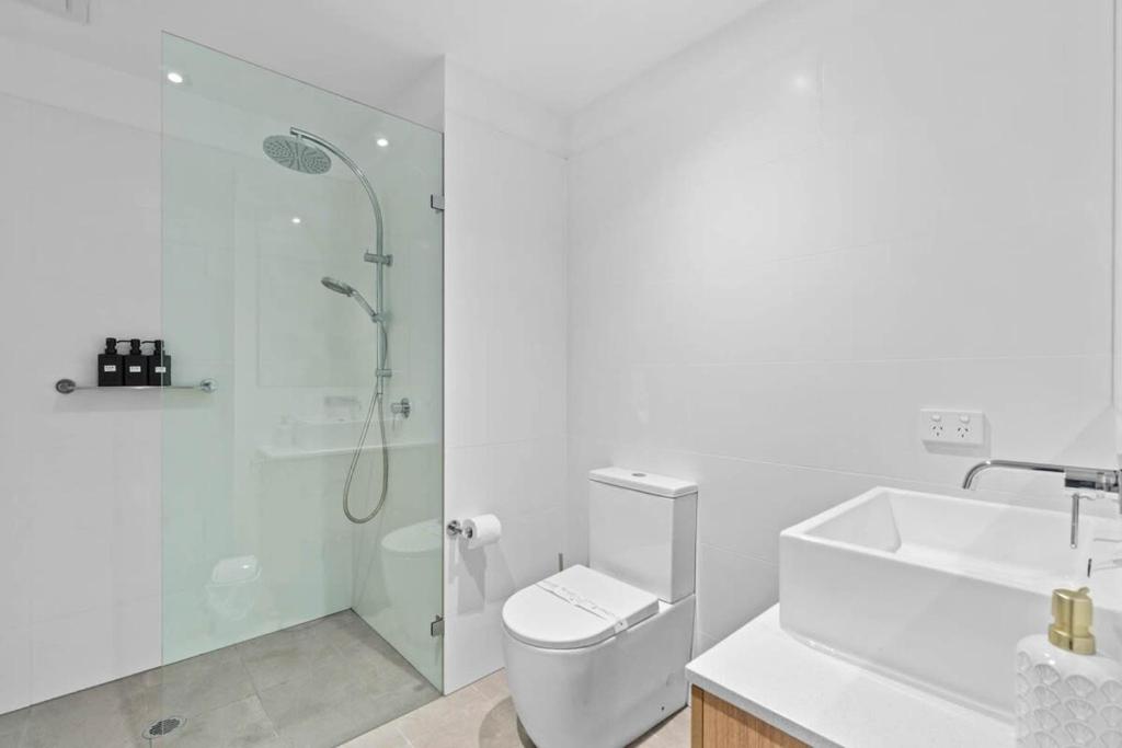 Vonios kambarys apgyvendinimo įstaigoje Elegant 1BR CBD Apt Walkable&Wi-Fi&Attractions