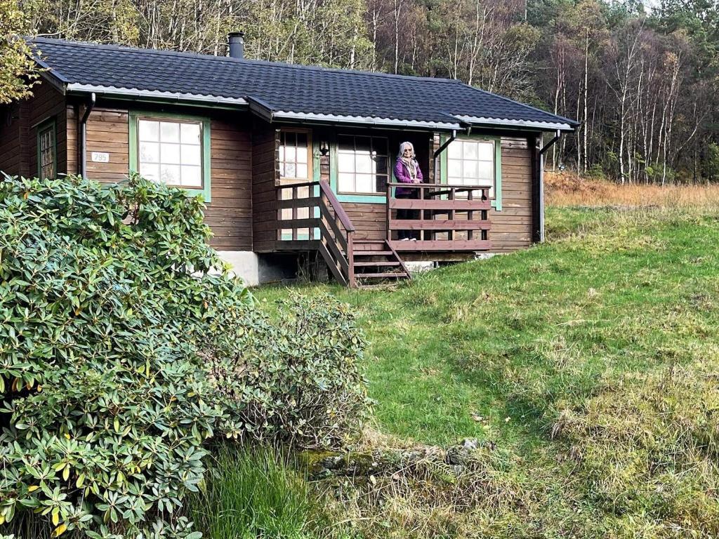 Zahrada ubytování Two-Bedroom Holiday home in Brekke