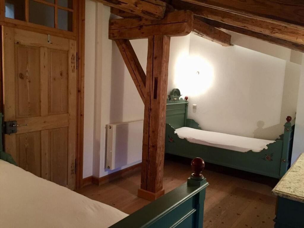 Легло или легла в стая в Tateful apartment in Schliersee