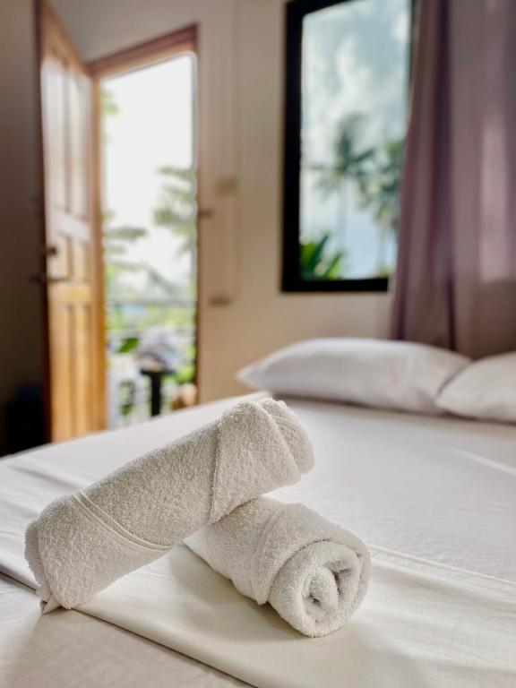 Voodi või voodid majutusasutuse RedDot Guest House toas