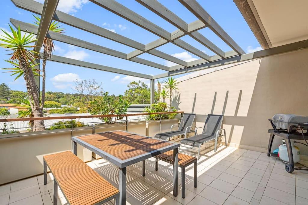 Surf at Avalon Beach and Laze on the Private Terrace - Housity