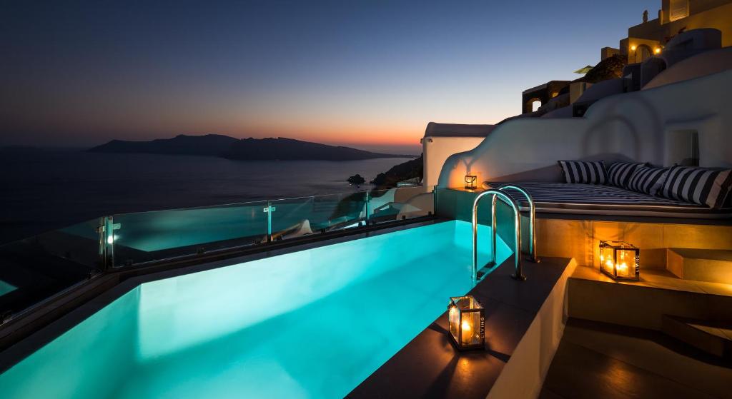 Bazén v ubytování Elite Luxury Suites nebo v jeho okolí