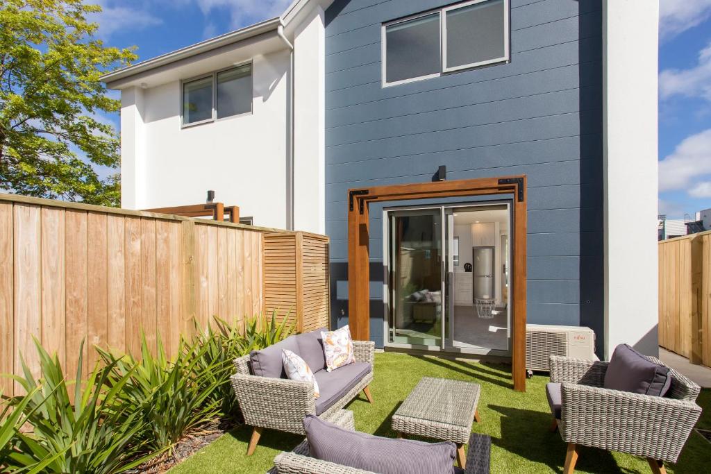 Modern Central Outdoor Living Bonus Handy CBD - Resim 6