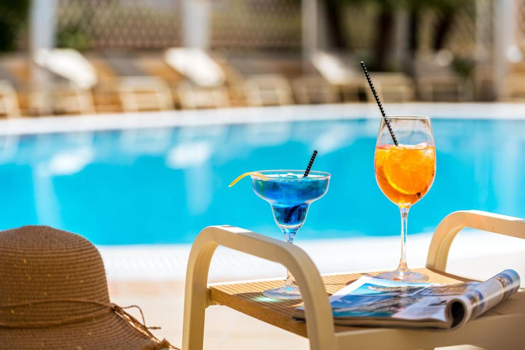 Bazén v ubytování Metaxa Apartments nebo v jeho okolí