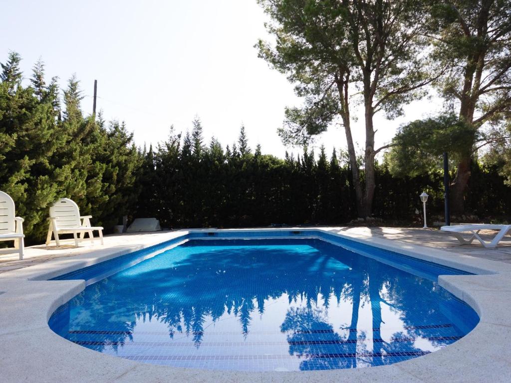 Bazén v ubytovaní INNOUTHOME GRAN CASA CON PISCINA Virgen Cinta alebo v jeho blízkosti