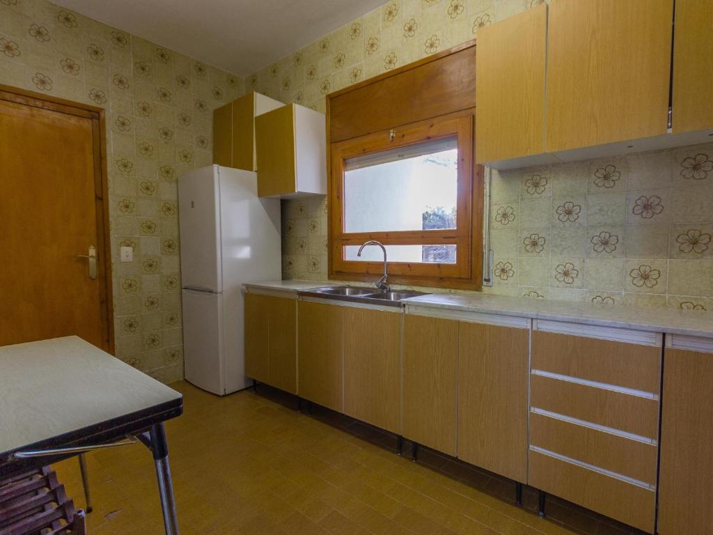 Kuchyňa alebo kuchynka v ubytovaní INNOUTHOME GRAN CASA CON PISCINA Virgen Cinta