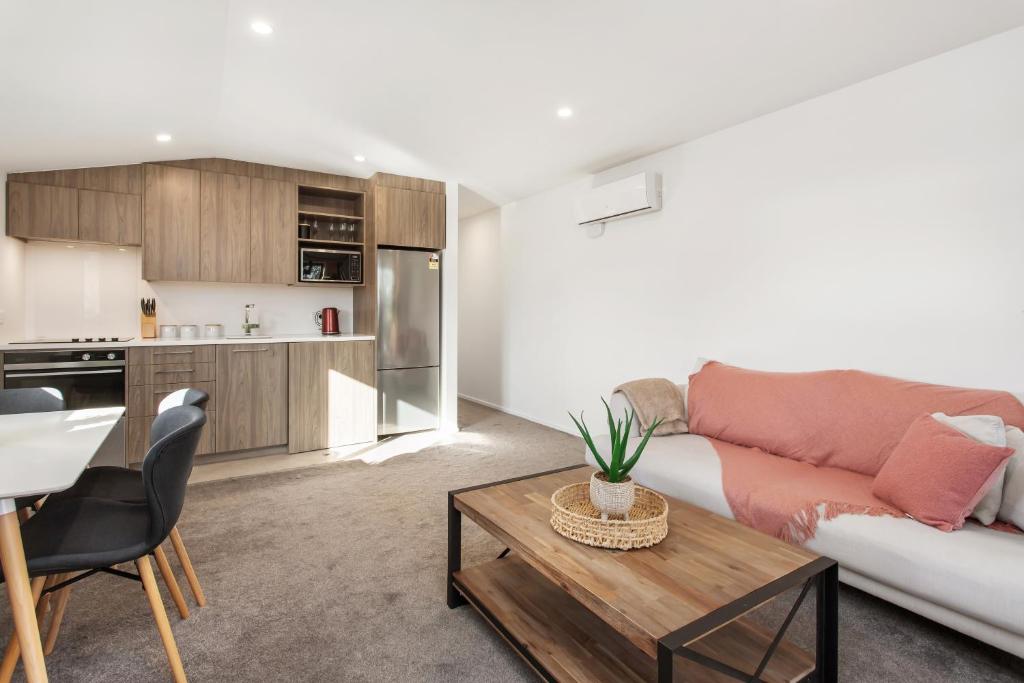 Penthouse Apartment Scenic Views-Spacious 2br - Apartamento De Dos Dormitorios