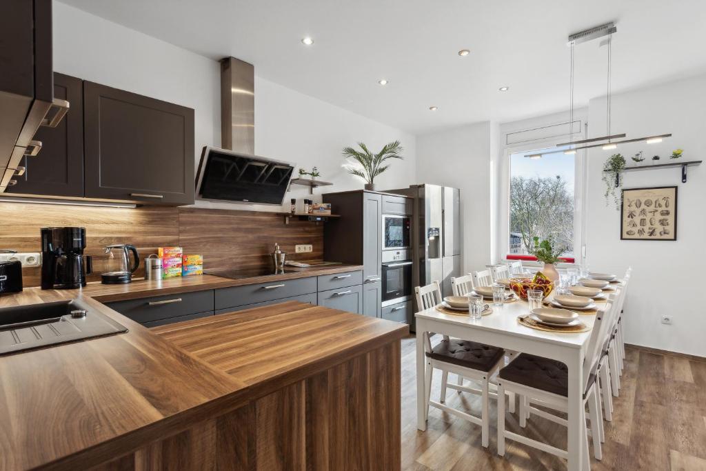 Stylish & Relaxing Penthouse ~ Workspace ~ Parking, Gelsenkirchen ...
