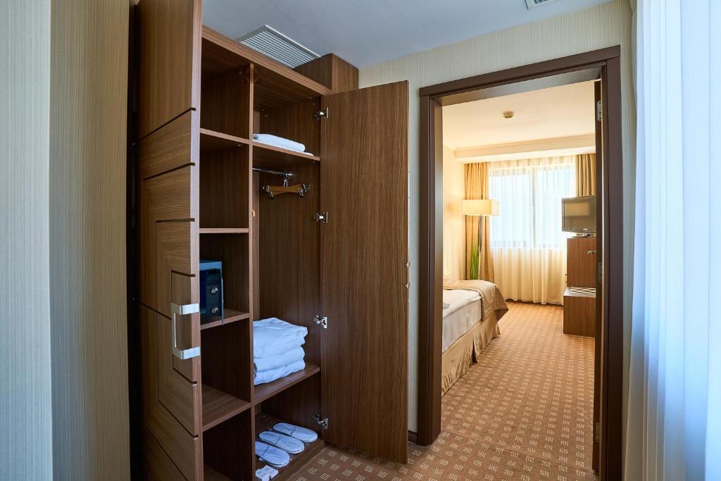 Central Plaza Hotel - Familiensuite