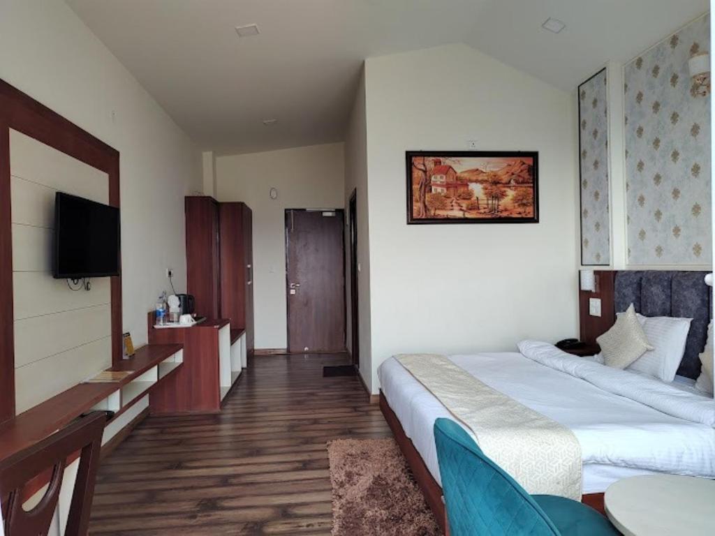 Hotel Le Halcyon , Kasauli - Deluxe King Room