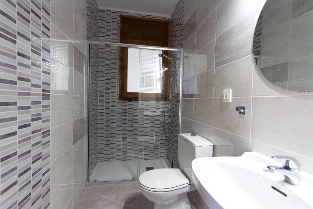 Kúpeľňa v ubytovaní INNOUTHOME GRAN CASA CON PISCINA Virgen Cinta