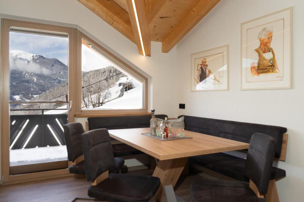 Nespecifikovaný výhled na hory nebo výhled na hory při pohledu z apartmánu