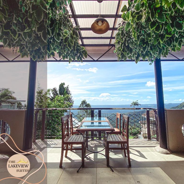 Balkón nebo terasa v ubytování The Lakeview Suites