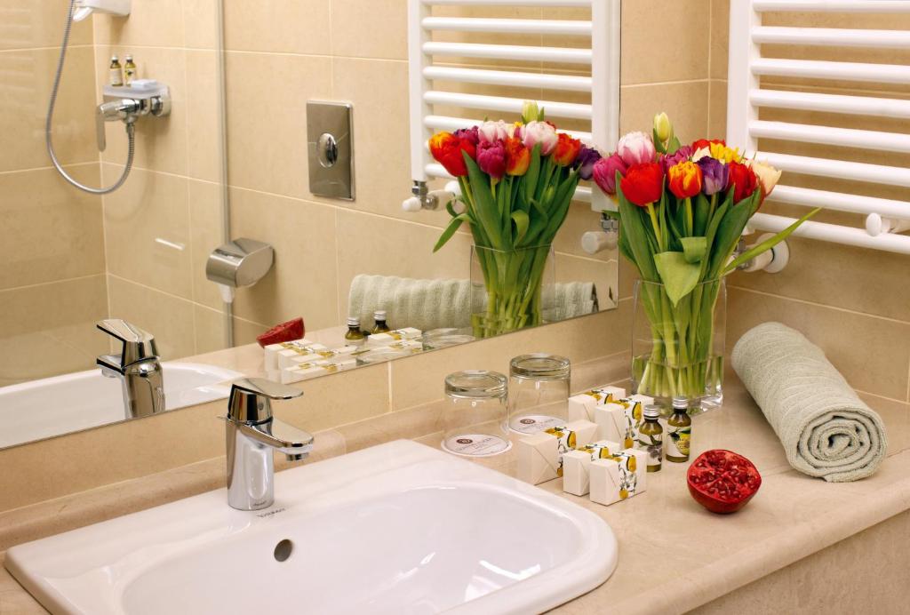 Central Plaza Hotel - Premier Twin Room