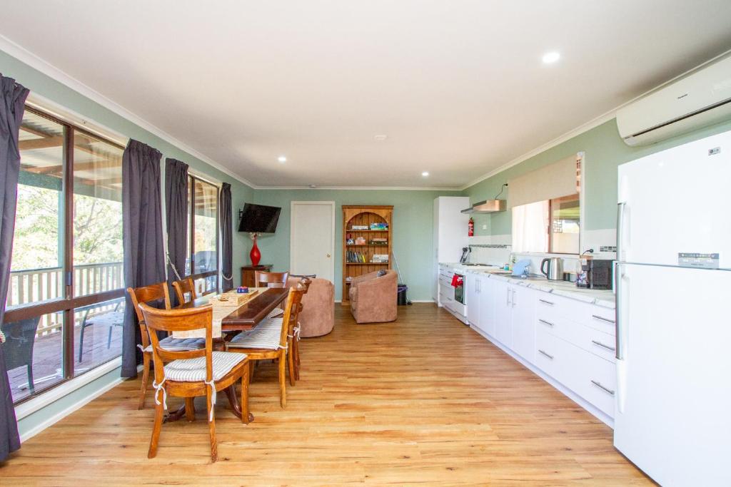 Kuchyň nebo kuchyňský kout v ubytování Pecan Hill BNB