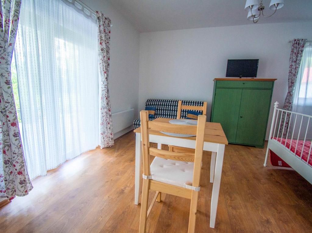 Zier Apartman 8636 Balatonszemes, 25 Berzsenyi Dániel utca kép - 1