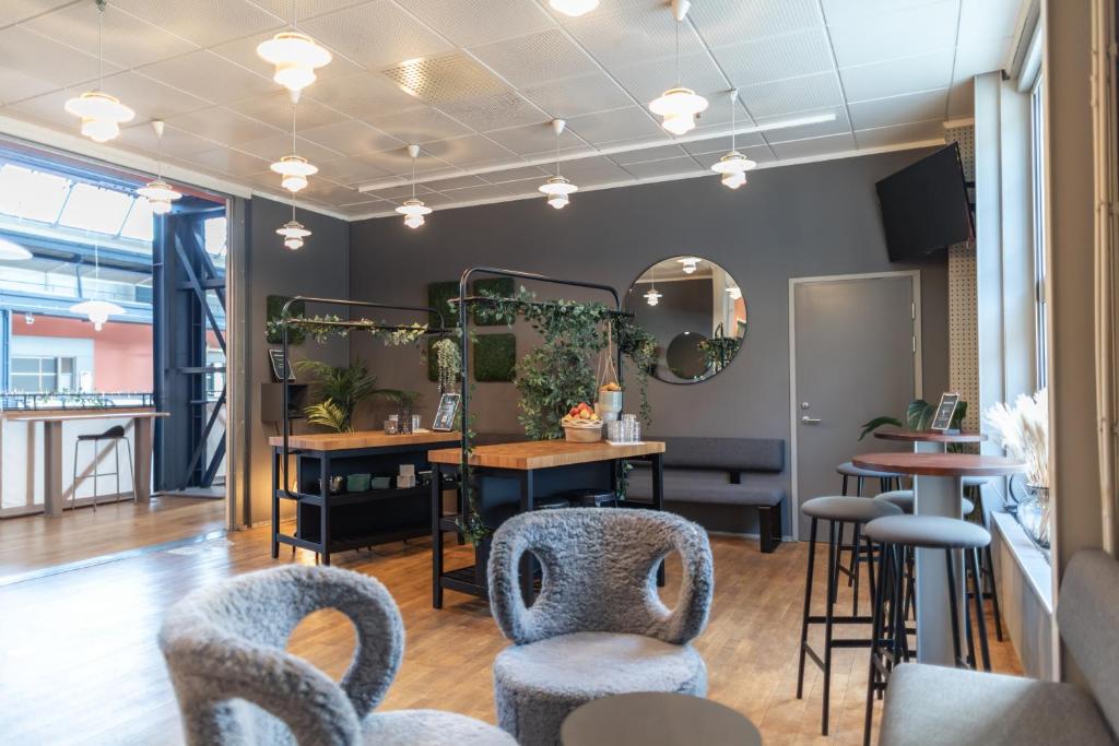 Posezení v ubytování Quality Hotel 11 & Eriksbergshallen