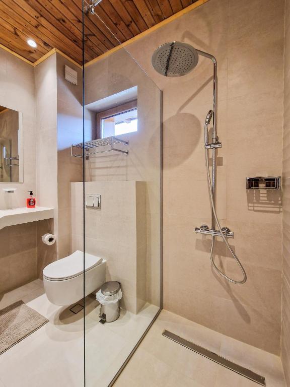 Koupelna v ubytování City Escape - 4 bedroom villa in Grand Hotel Therme by Flat Mаnager