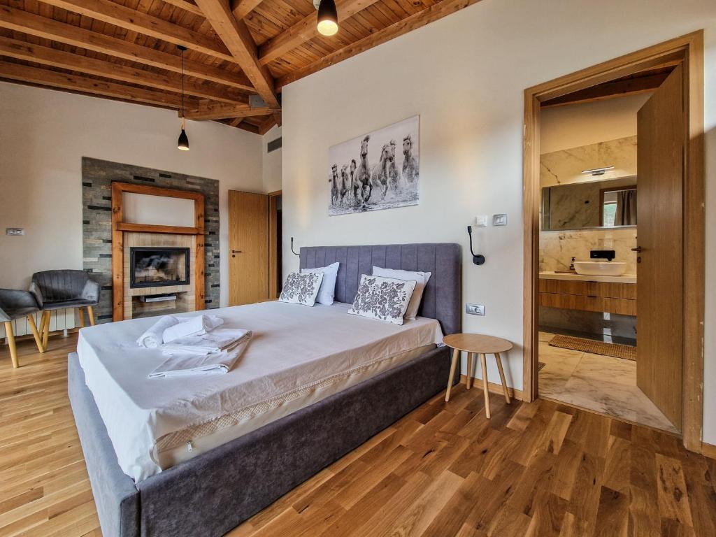 Postel nebo postele na pokoji v ubytování City Escape - 4 bedroom villa in Grand Hotel Therme by Flat Mаnager