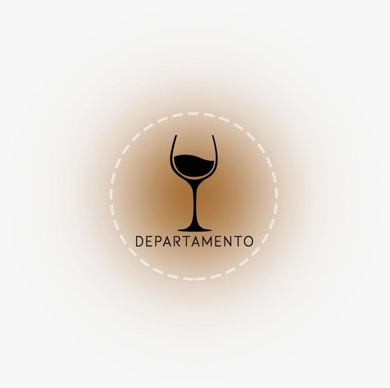 un bicchiere di icona del vino isolato su un'illustrazione di sfondo bianco di Malbec Departamentos a Maipú