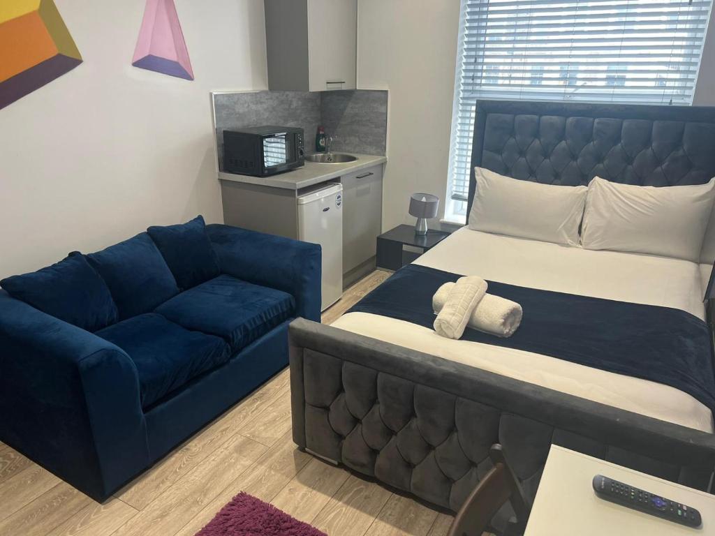 Ein Sitzbereich in der Unterkunft Modern Double Room - Near Greenwich Park - The O2 Arena - Nearby Transport Links to Central London - New Cross Station - Lewisham SE14