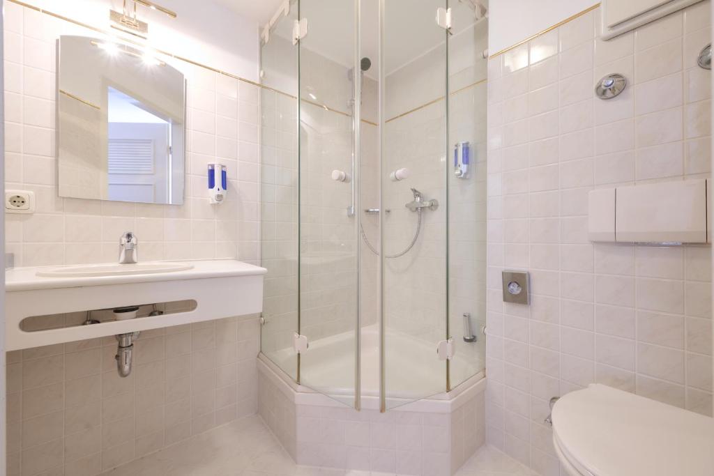 Tafernwirtschaft Hotel Schönbrunn - Habitación Triple Con Baño Privado