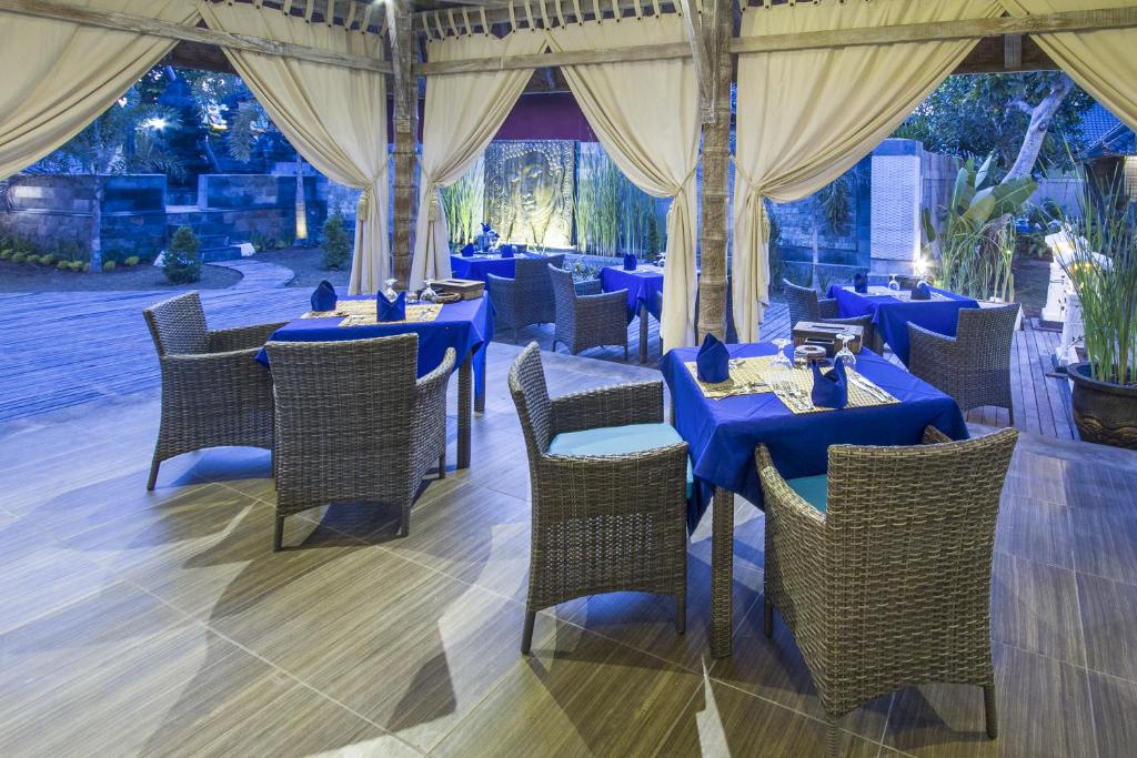 Restaurace v ubytování The Palm Grove Villas