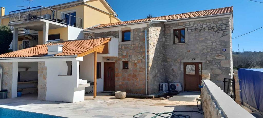 Το κτήριο όπου στεγάζεται  η βίλα