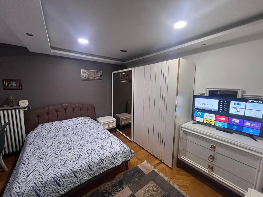 A bed or beds in a room at Cityline1