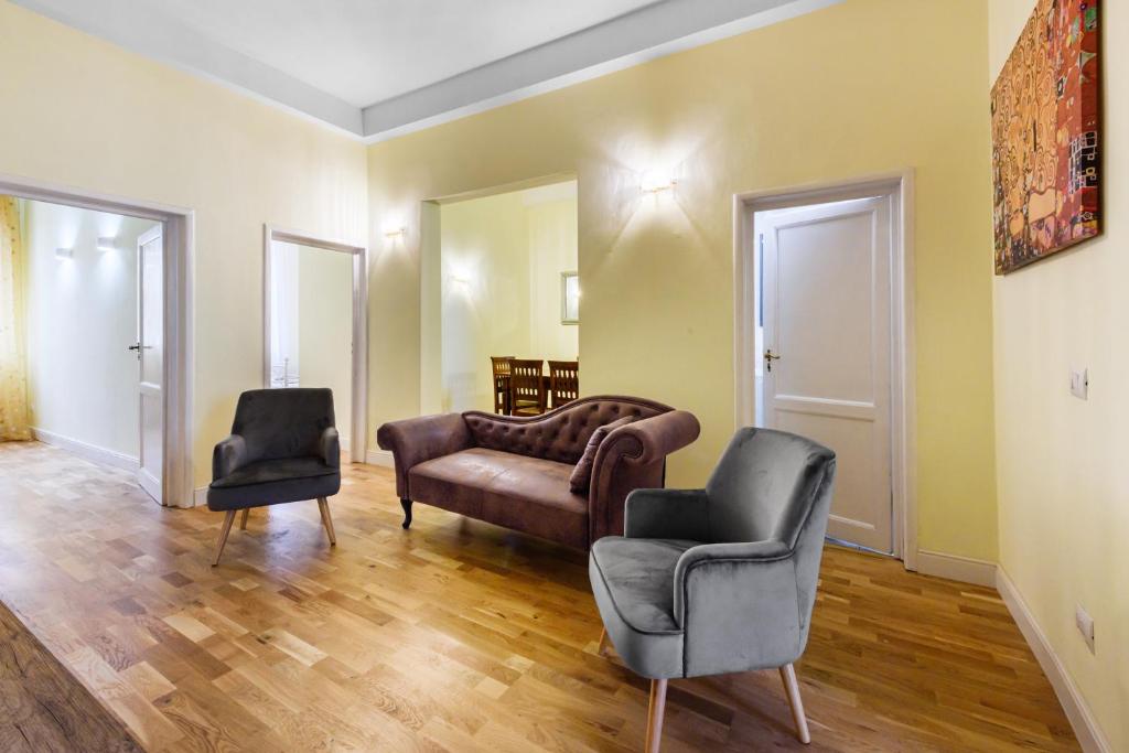Fabbroni 3 bedrooms by Mmega