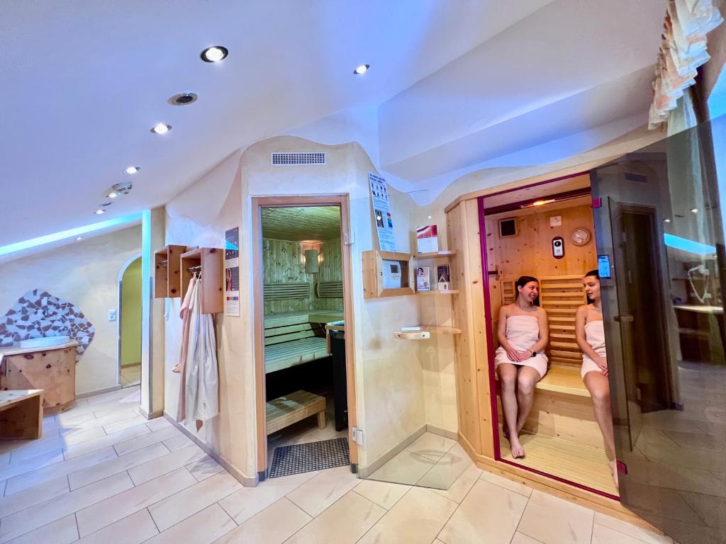 Fotografie z fotogalerie ubytování Hotel Garni Grünmoos v destinaci Sankt Jakob in Defereggen