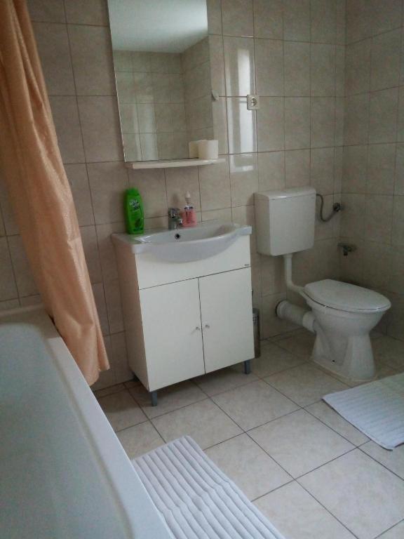 Koupelna v ubytování Old Pensiunea Otopeni