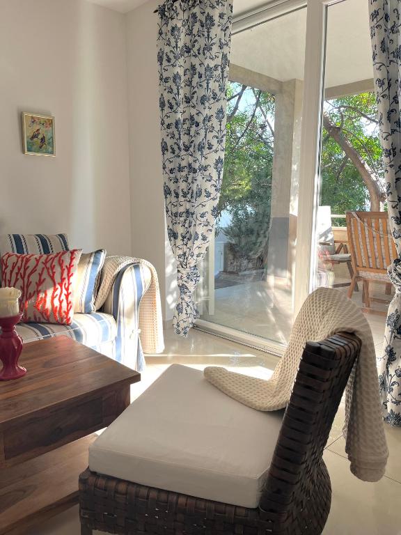 Corallis Beachfront Family Oasis