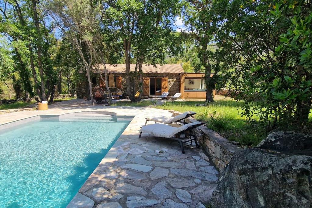 Villa Bergerie Baracco Argia, piscine, maquis et tradition corse pour 6 personnes tesisinde veya buraya yakın yüzme havuzu
