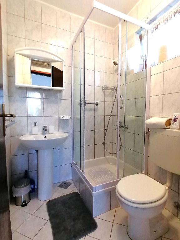 Zdjęcie z galerii obiektu Apartments Miha w Krku