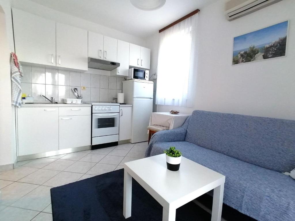 Zdjęcie z galerii obiektu Apartments Miha w Krku