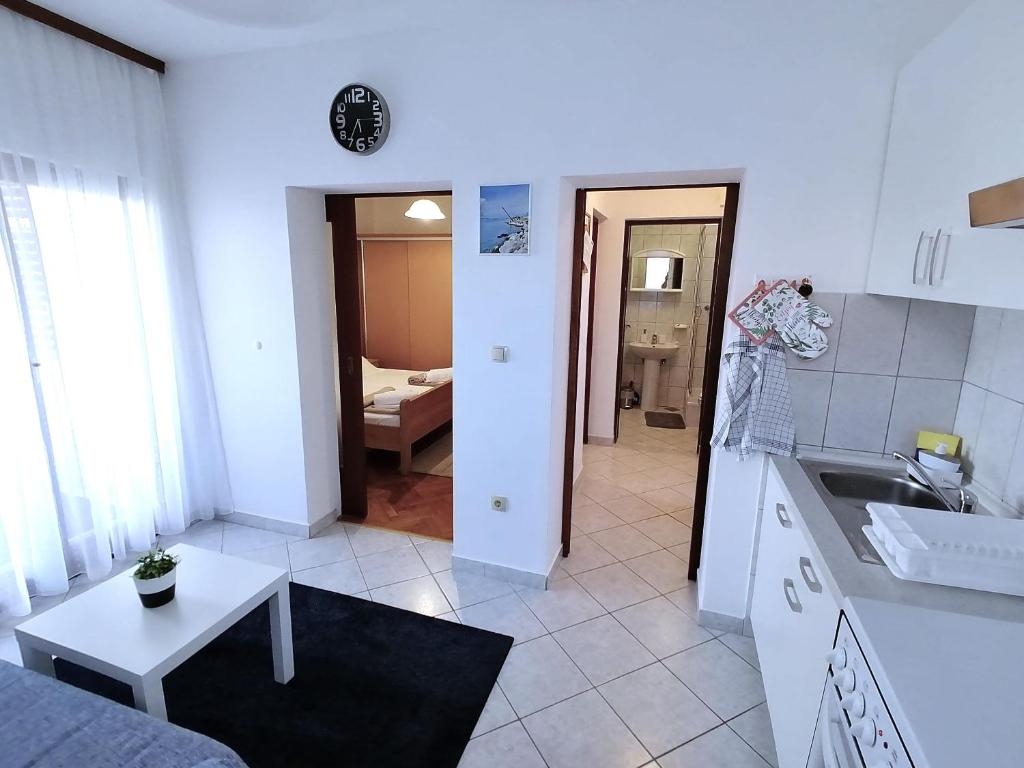 Zdjęcie z galerii obiektu Apartments Miha w Krku