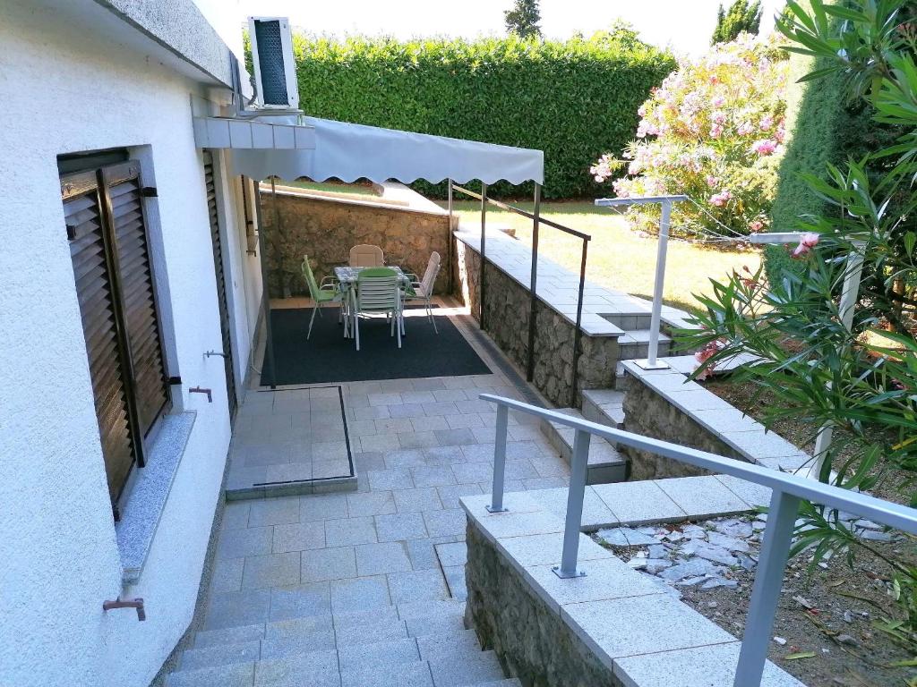 Zdjęcie z galerii obiektu Apartments Miha w Krku