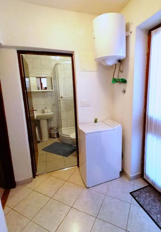 Zdjęcie z galerii obiektu Apartments Miha w Krku