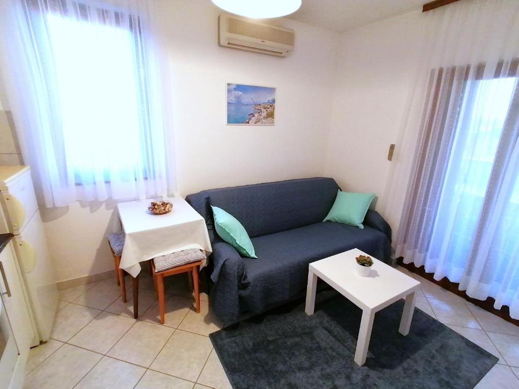 Zdjęcie z galerii obiektu Apartments Miha w Krku