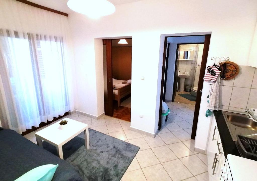 Zdjęcie z galerii obiektu Apartments Miha w Krku