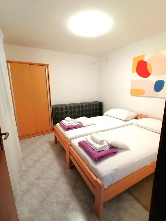 Zdjęcie z galerii obiektu Apartments Miha w Krku
