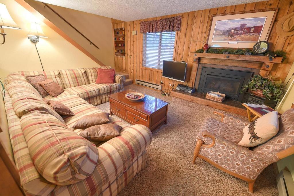 Posezení v ubytování Trapper Condo Unit 3